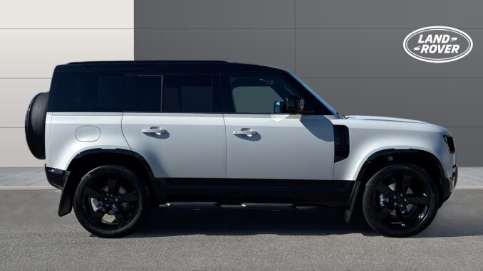 Land Rover Defender 3.0 D250 X-Dynamic HSE 110 5dr Auto Diesel Estate - Image 5